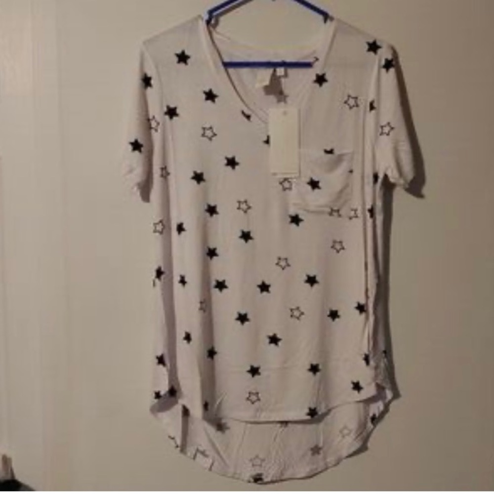 Women’s Star-Print V-Neck Pocket Tee - White with Stars ..